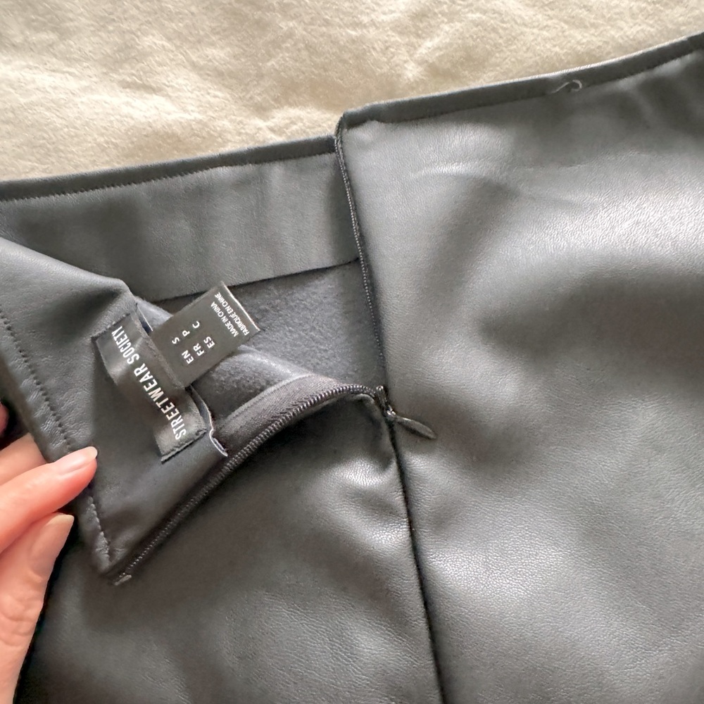 STREETWEAR SOCIETY - mini vegan leather skirt - Picture 7 of 7